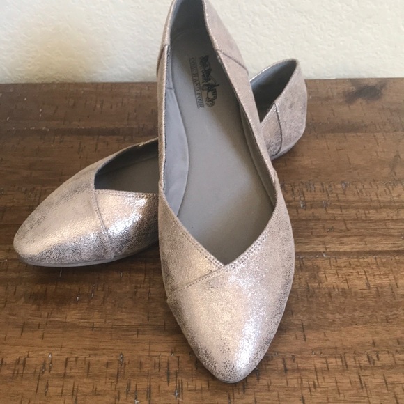 metallic flats